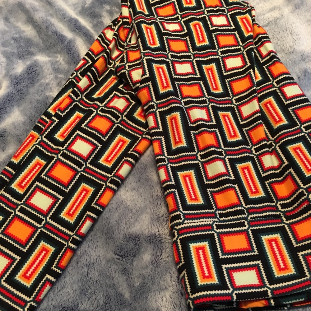 Tall and curvy LuLaRoe leggings